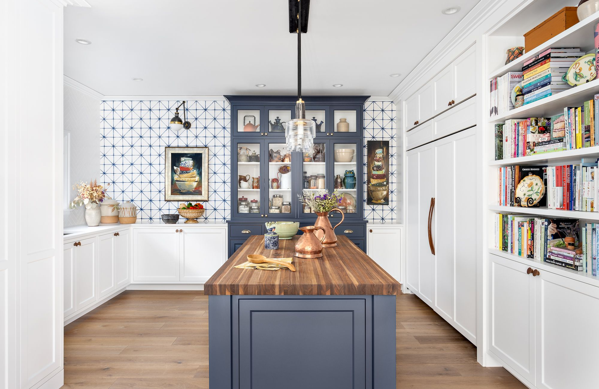 simply-home-decorating-PEI-home-design-east-coast-meets-west-coast-custom-elevated-butlers-pantry-white-navy-blue