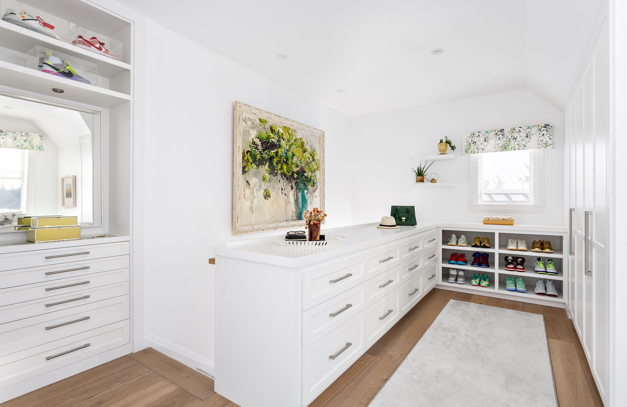 simply-home-decorating-PEI-home-design-custom-walk-in-closet