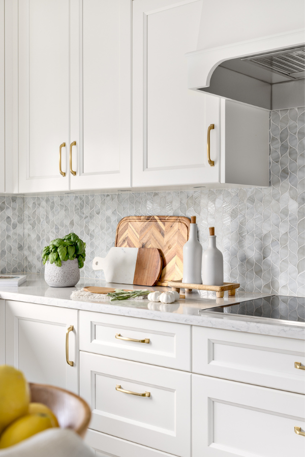 simply-home-decorating-kitchen-home-renovation-laurel-grey-backsplash-custom-design-classic-timeless-white-cabinets