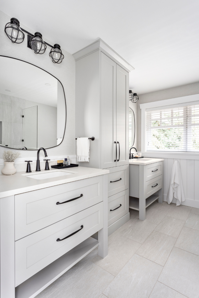 simply-home-decorating-west-vancouver-teen-boy-bathroom-coastal-inspired-home-furnishing-gray-cabinetry-black-hardware