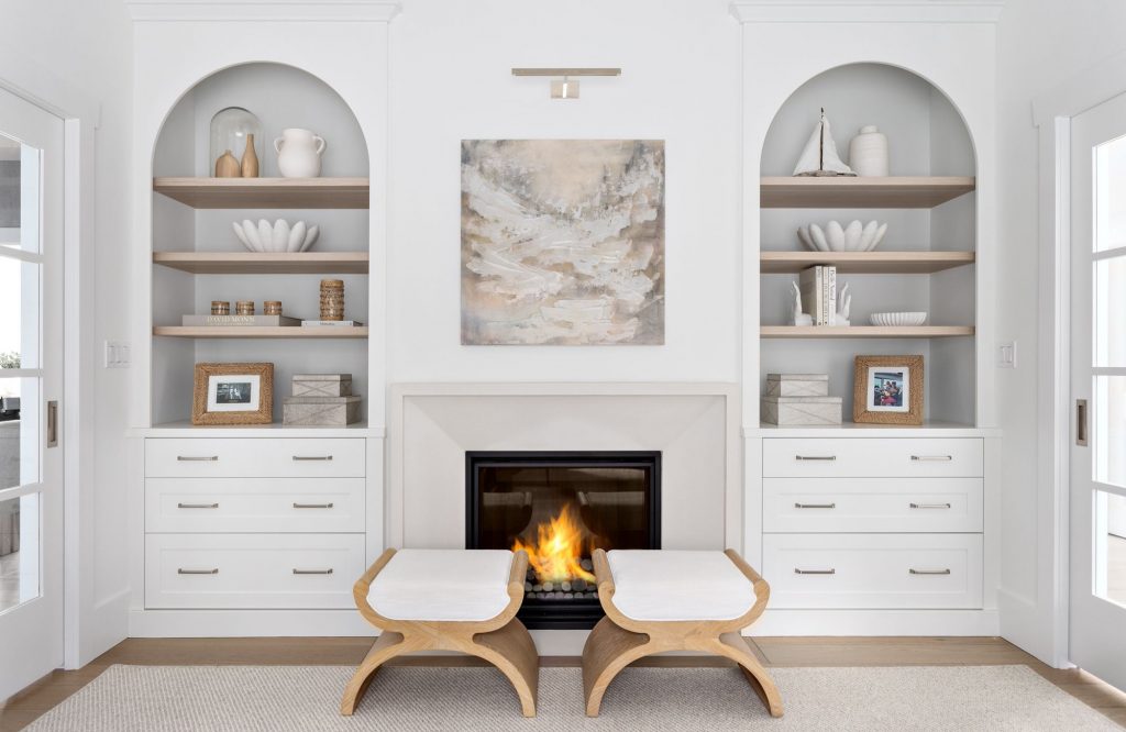 simply-home-decorating-deep-cove-home-furnishing-plans-living-room-arched-built-in-cabinets-around-fireplace-light-colours-classic-renovation